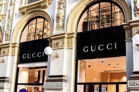 gucci si sposta a milano|Gucci a Milano: la maison si trasferisce da Roma .